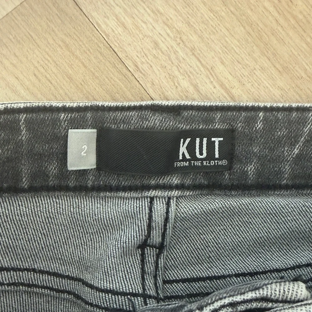 Kut from the Kloth Women's Connie Fab Ab Ankle Skinny Jeans in Black Wash - Picture 6 of 6